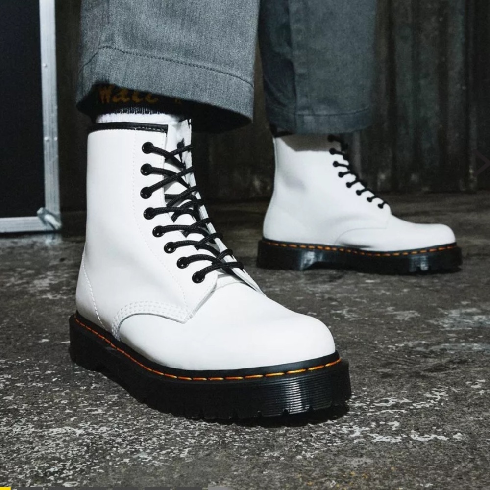 Dr. Martens 1460 Bex Smooth Leather Lace Up White
Boots Size Women’s 6  Men’s 5